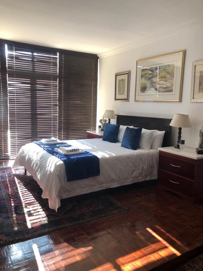 Sandton Luxury Living At 102 Kambula *