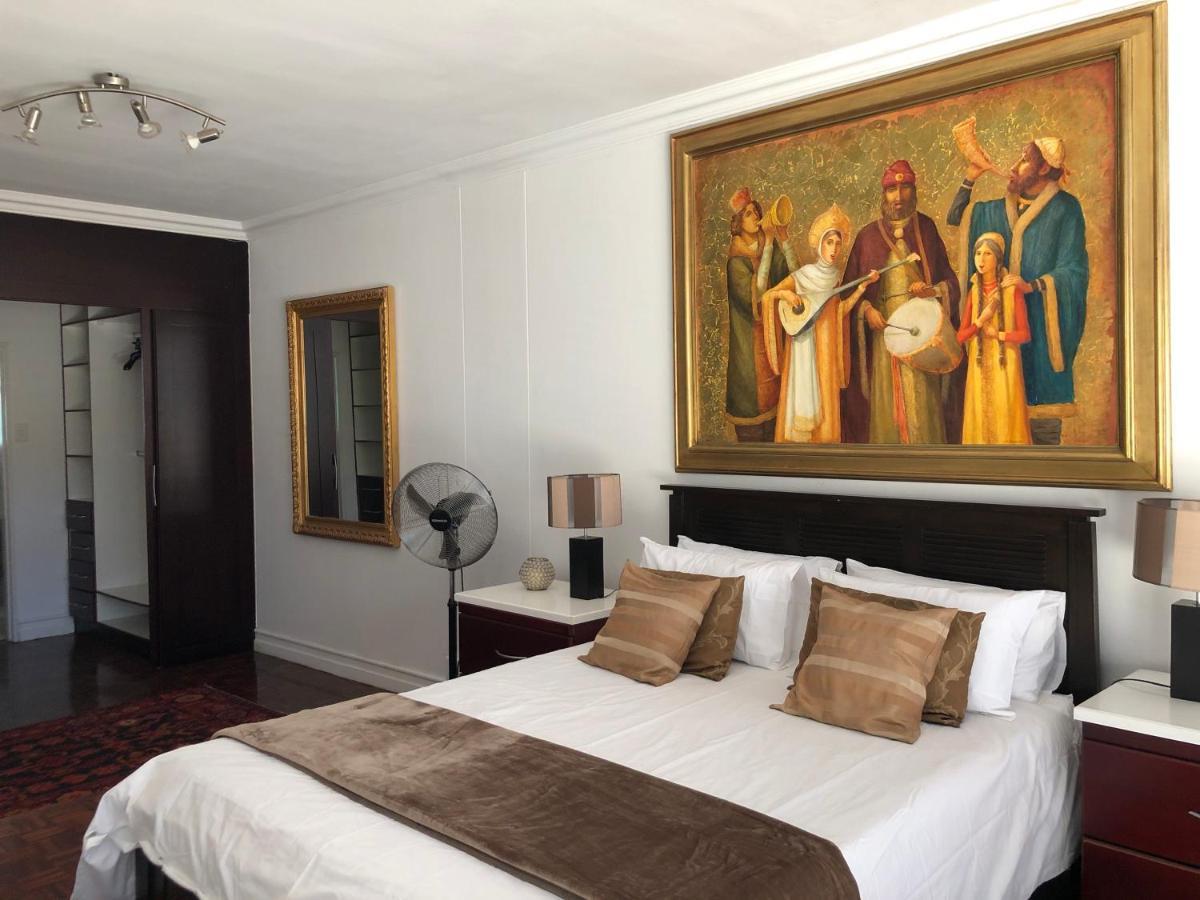 Sandton Luxury Living At 102 Kambula *