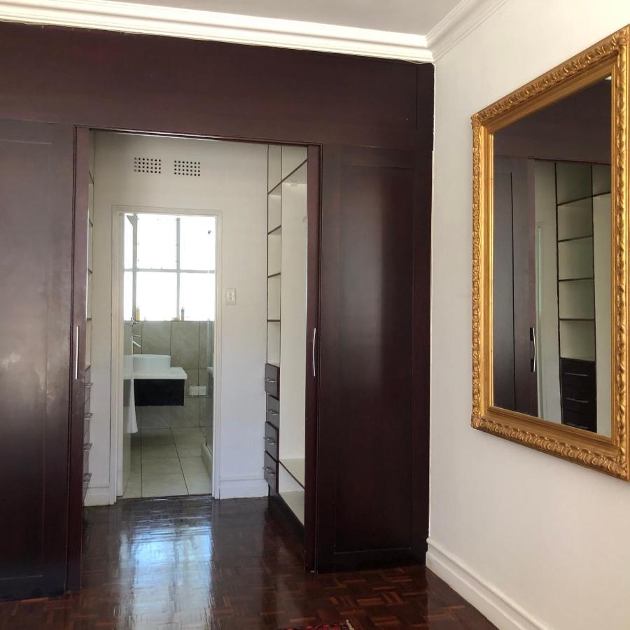 Apartment Sandton Luxury Living At 102 Kambula *