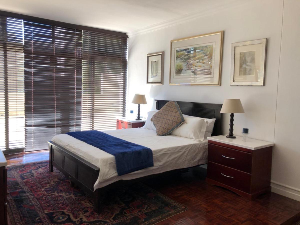 Apartment Sandton Luxury Living At 102 Kambula