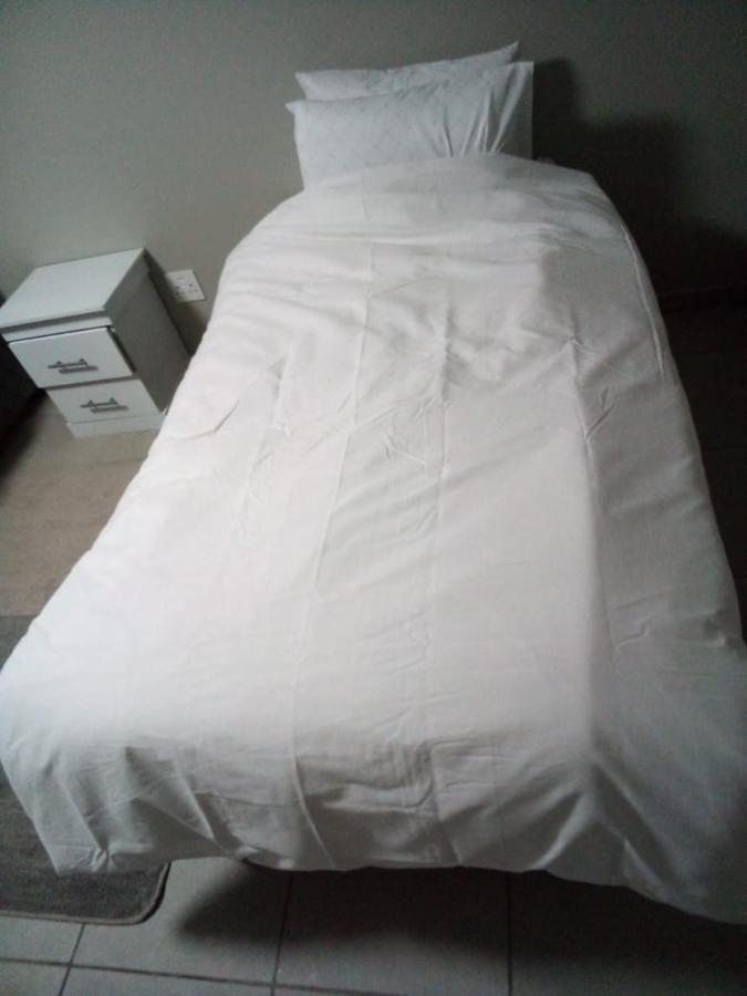 Rosch Inc Prop Rosebank Apartment *
