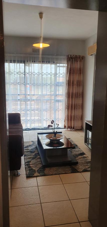 Kaleaba House In A Tranquil Surburb - Linmeyer Guest house Johannesburg