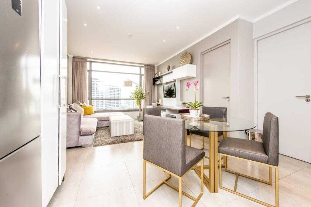 8th Floor, 2 Bedroom Luxury Masingita!