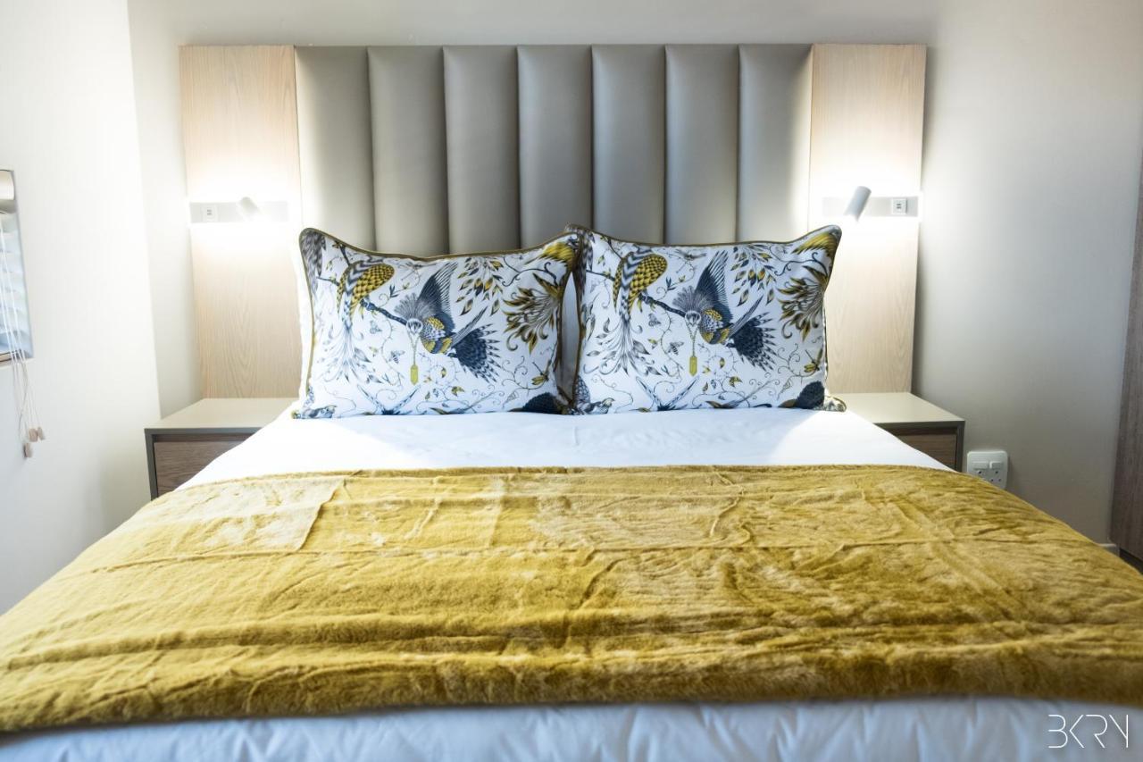 Apartamento 6 On Bompas Joanesburgo