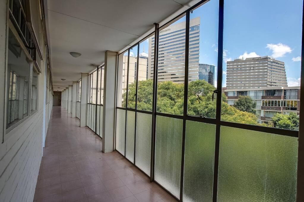 Apartment Majuba Place Sandton Executive Studio Johannesburg