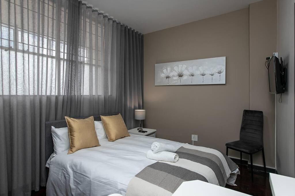 Majuba Place Sandton Executive Studio Apartment *