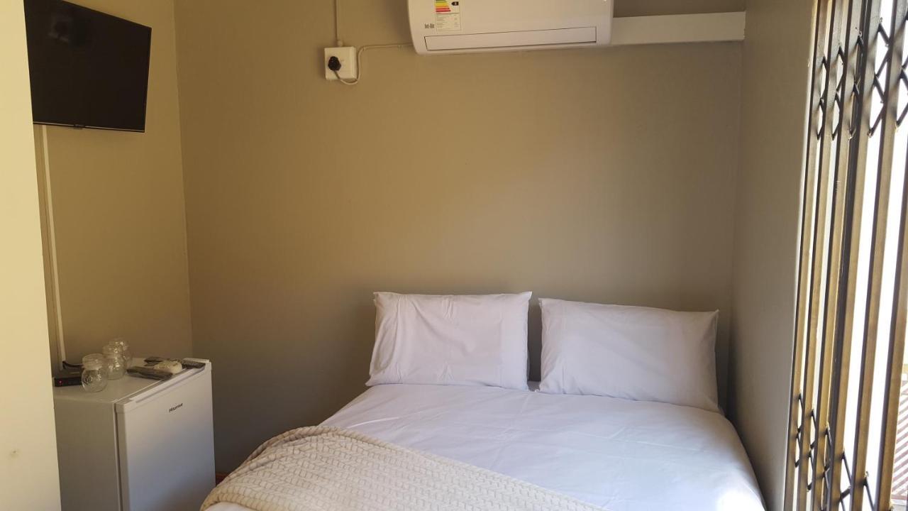 Tlelakufuma Guest house Johannesburg