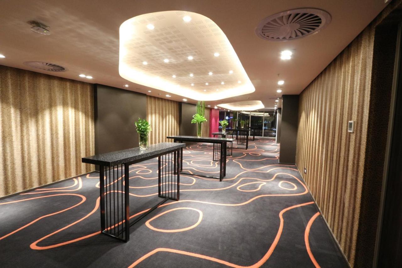 Sky Sandton 3*
