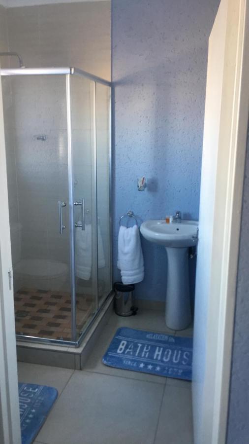 Dzuni Guest house *