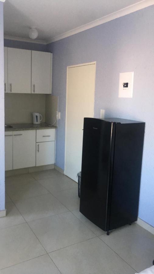 Dzuni Guest house *