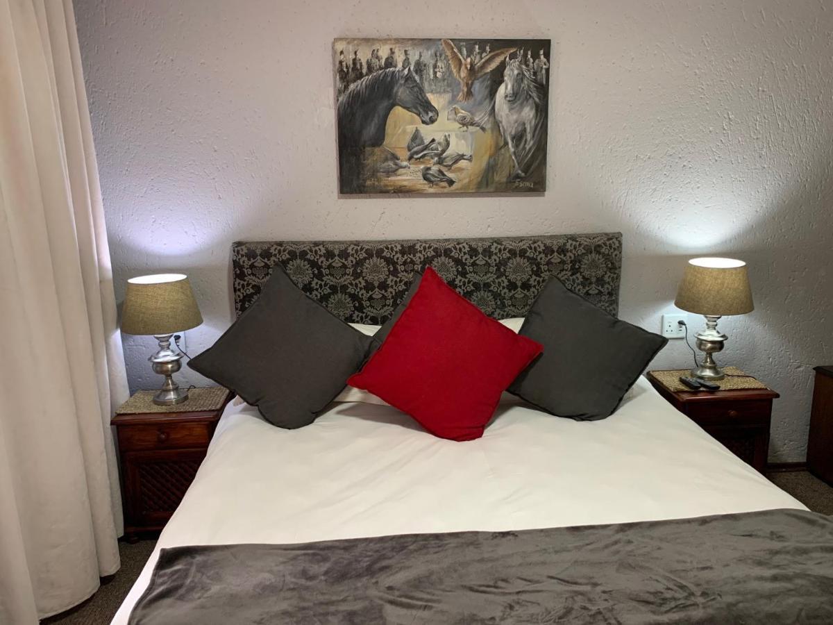 Rabbit Hole Hotel 3*