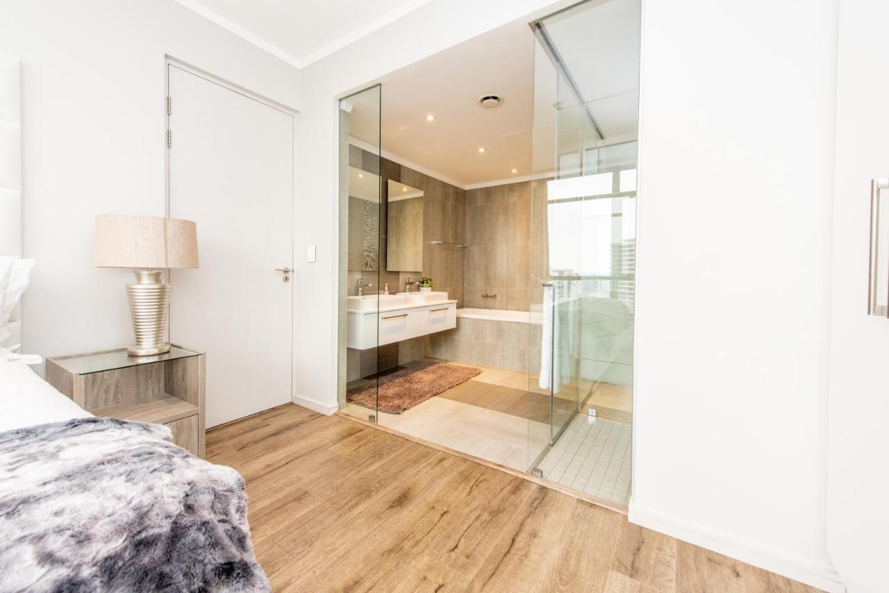 8th Floor, 2 Bedroom Luxury Masingita! Johannesburg