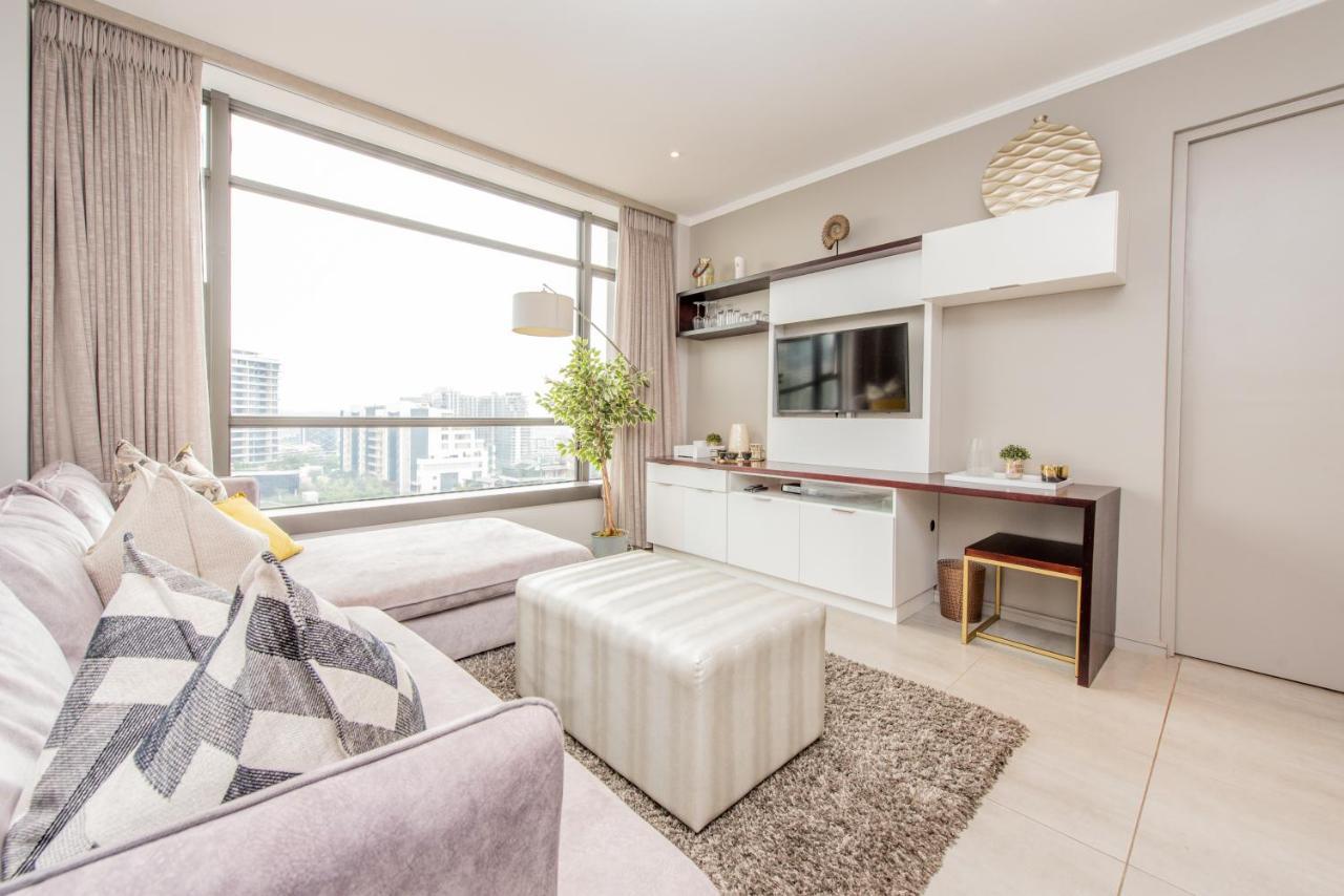 Apartment 8th Floor, 2 Bedroom Luxury Masingita! Johannesburg