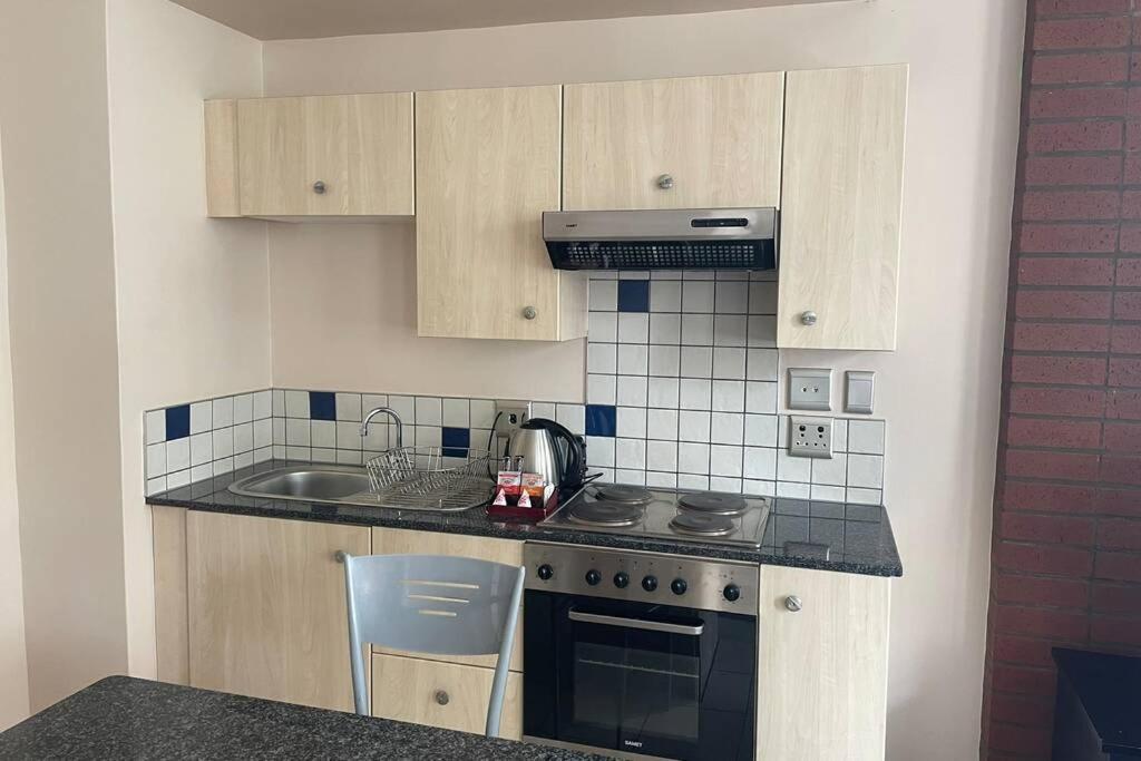 Apartment Cool & Easy Flat In The Heart Of Marshalltown *