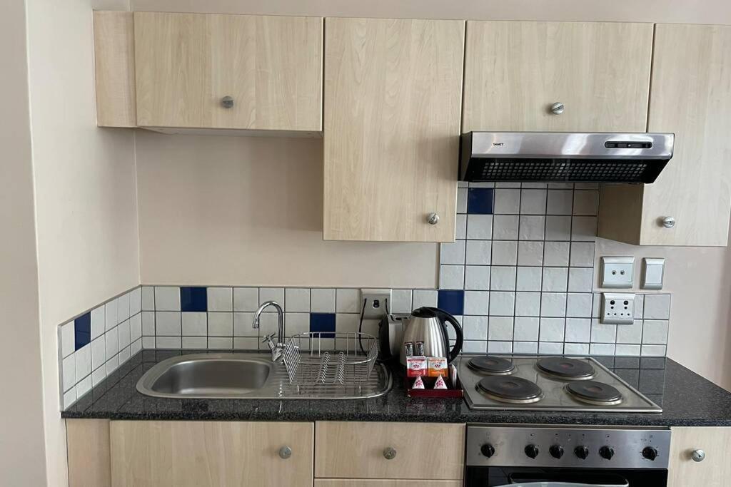 Cool & Easy Flat In The Heart Of Marshalltown * Johannesburg
