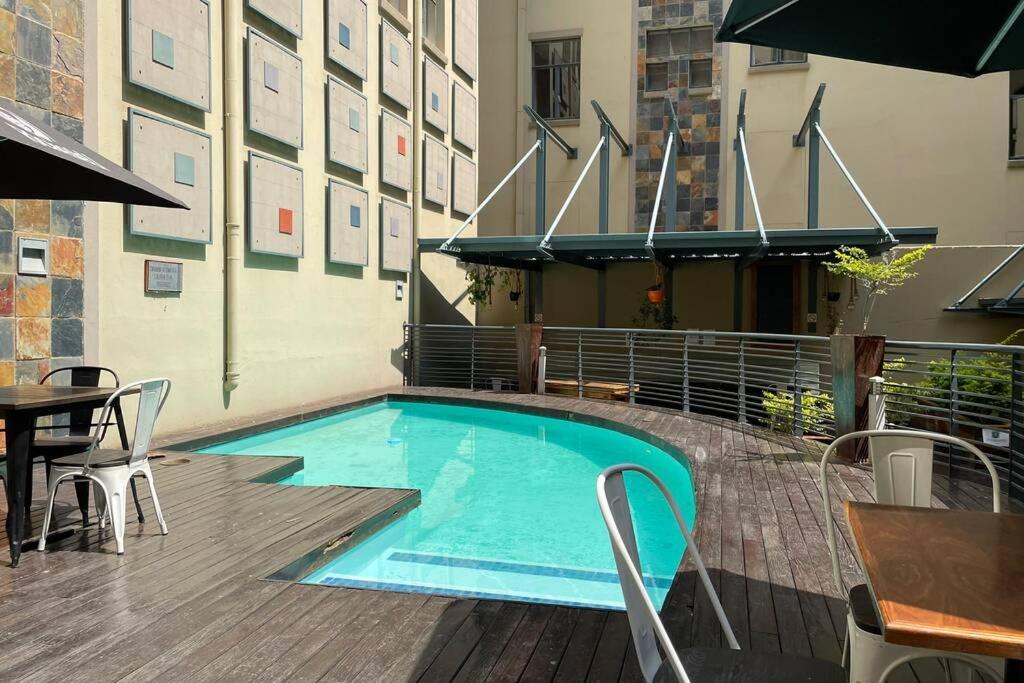 Cool & Easy Flat In The Heart Of Marshalltown Apartment