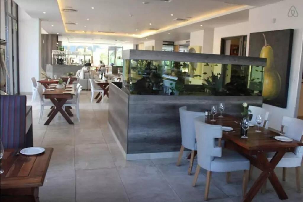 1 Bedroom Luxury Sandton Skye