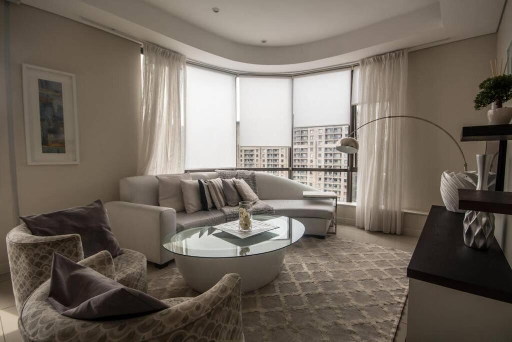 1 Bedroom Luxury Sandton Skye * Joanesburgo