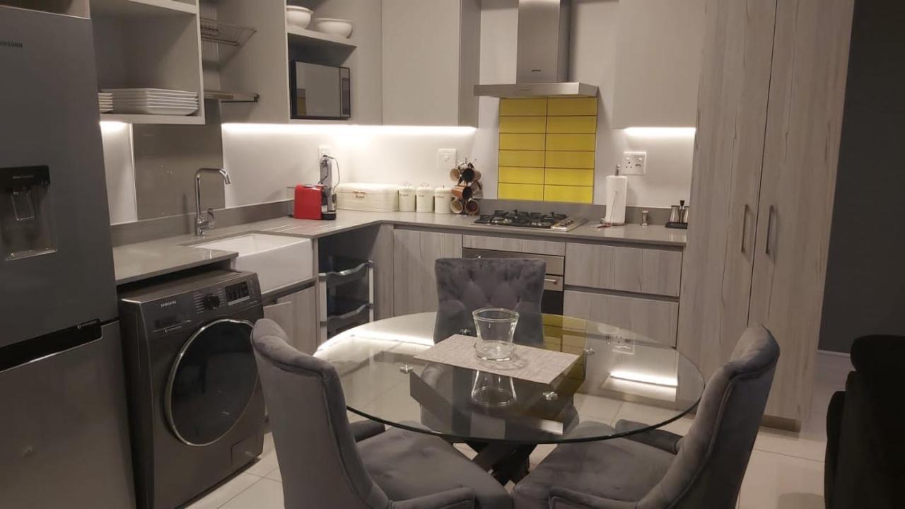 The Median Rosebank South Africa Apartment *