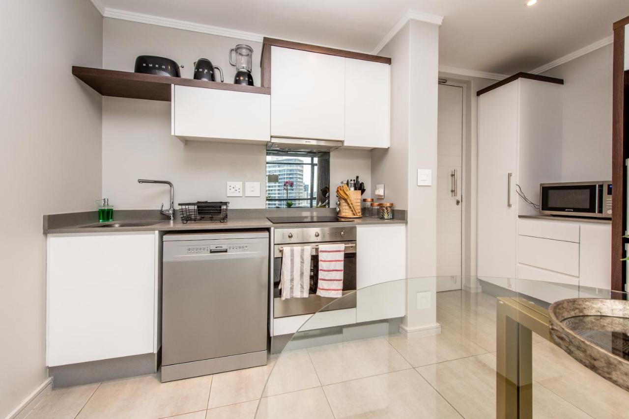 8th Floor, 2 Bedroom Luxury Masingita! Johannesburg