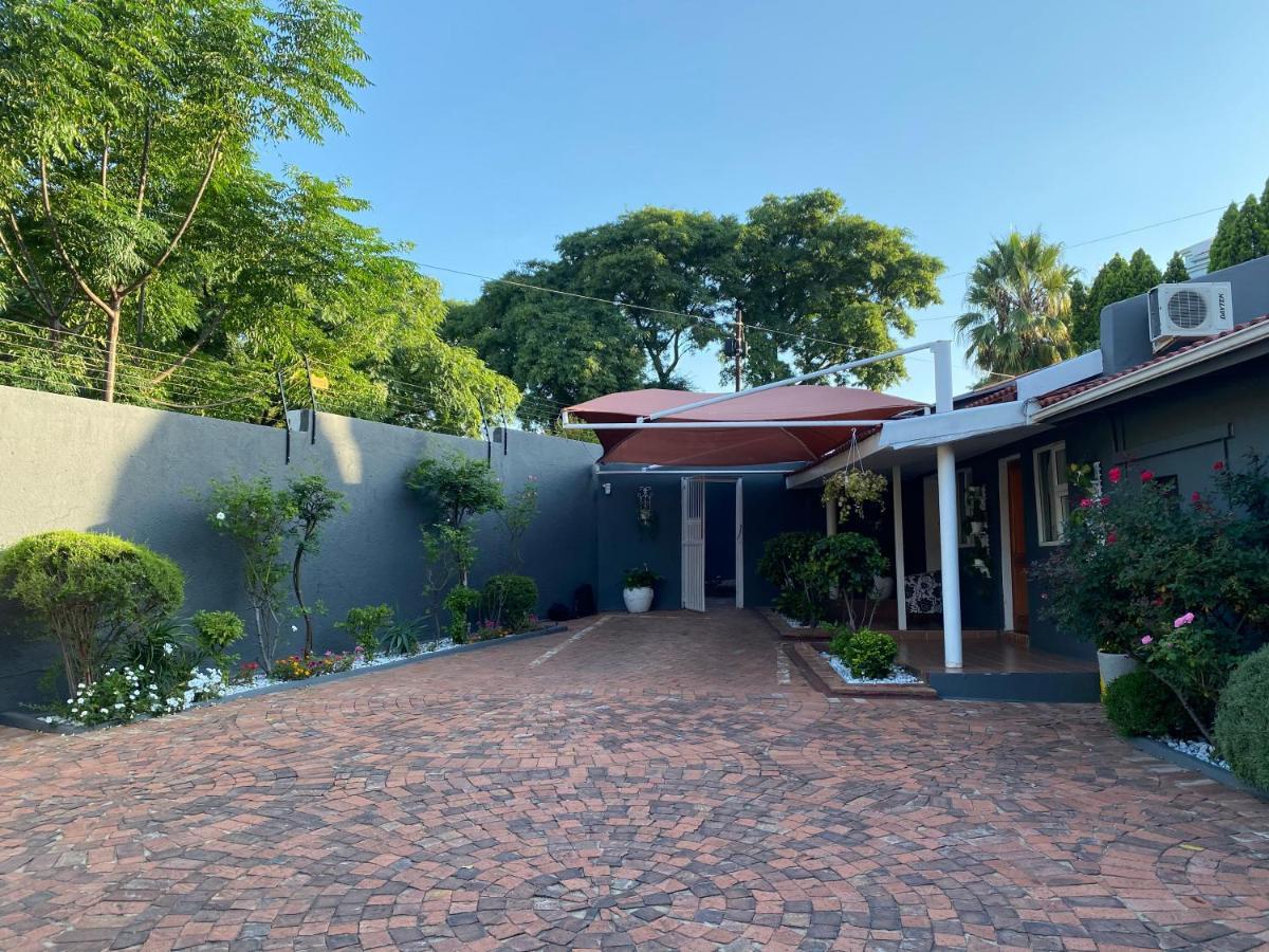 Marion lều Johannesburg