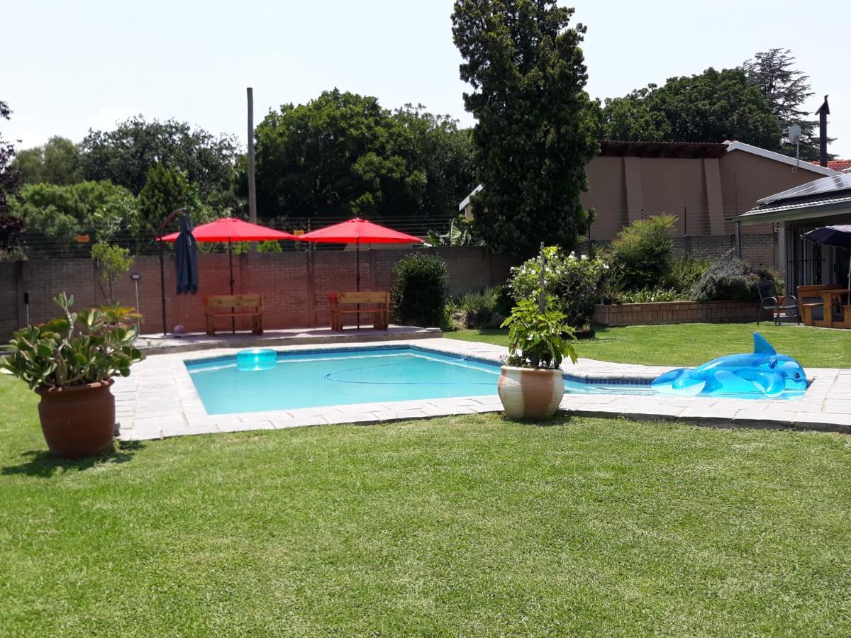8 Ibis Lane Guest house 3*