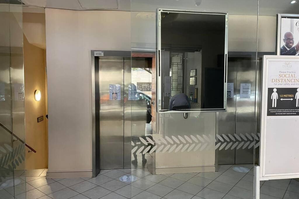 Cool & Easy Flat In The Heart Of Marshalltown Apartment *