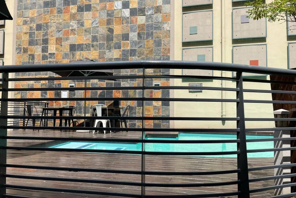 Apartment Cool & Easy Flat In The Heart Of Marshalltown *
