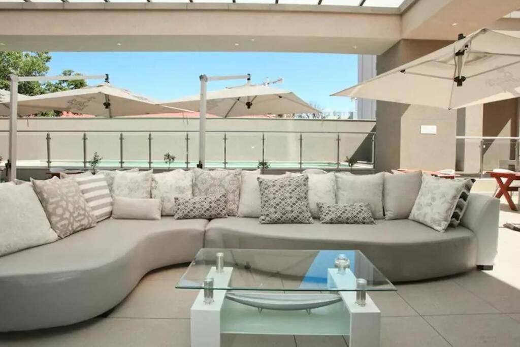 1 Bedroom Luxury Sandton Skye * Joanesburgo