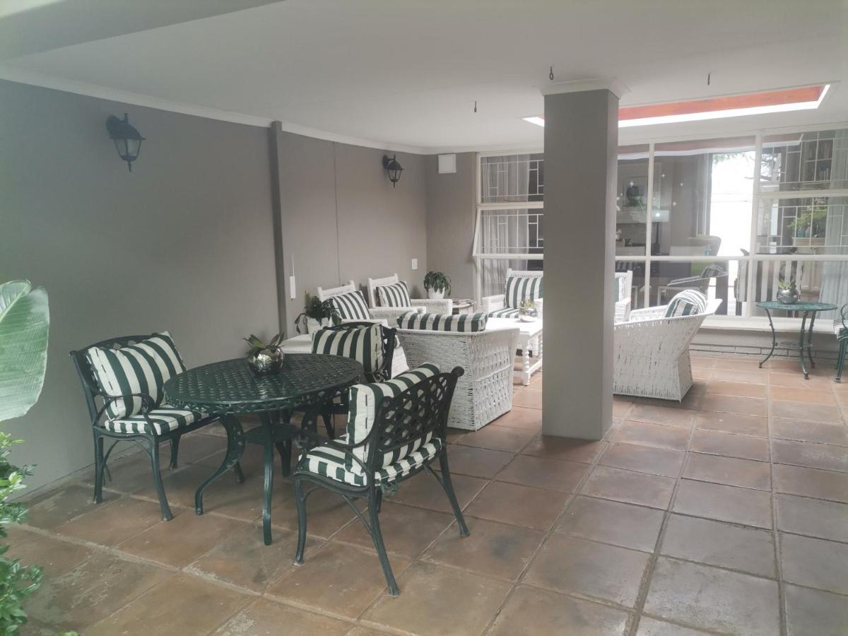 Rosebank By Claires 2* Johannesburg