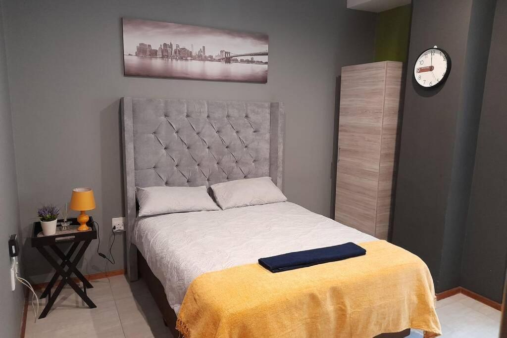 Luxury 5min Walk To Gandhi Square + Wifi Apartment Johannesburg