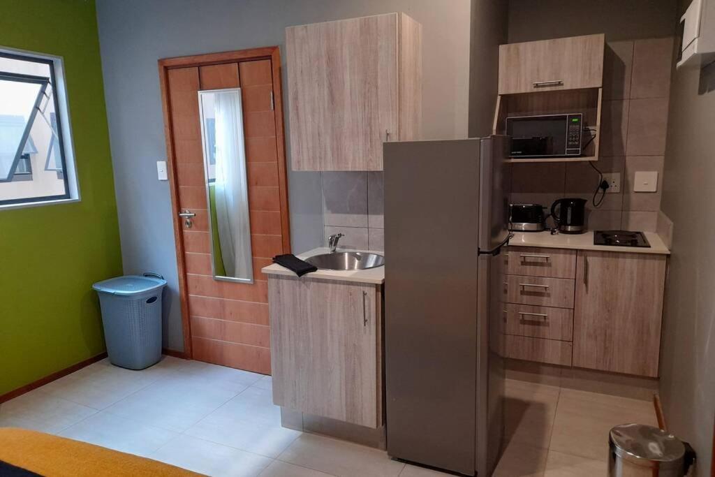 Luxury 5min Walk To Gandhi Square + Wifi * Johannesburg