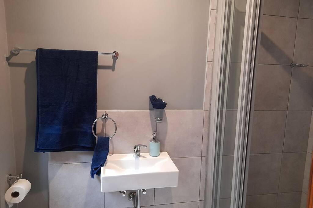 Luxury 5min Walk To Gandhi Square + Wifi Apartment