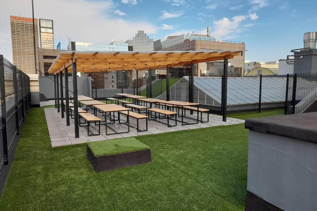 Luxury 5min Walk To Gandhi Square + Wifi Apartment Johannesburg