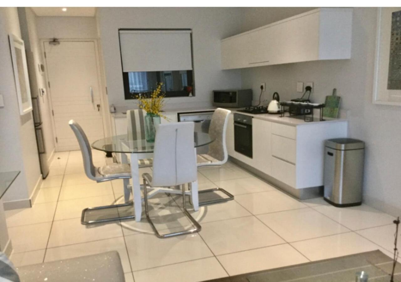 One Hyde Park Sandton Apartment *