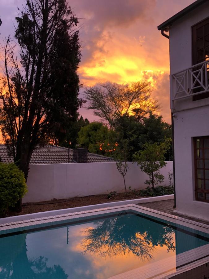 Guest house Sandton 3*