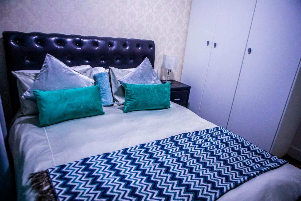 The Green Pillar Apartment