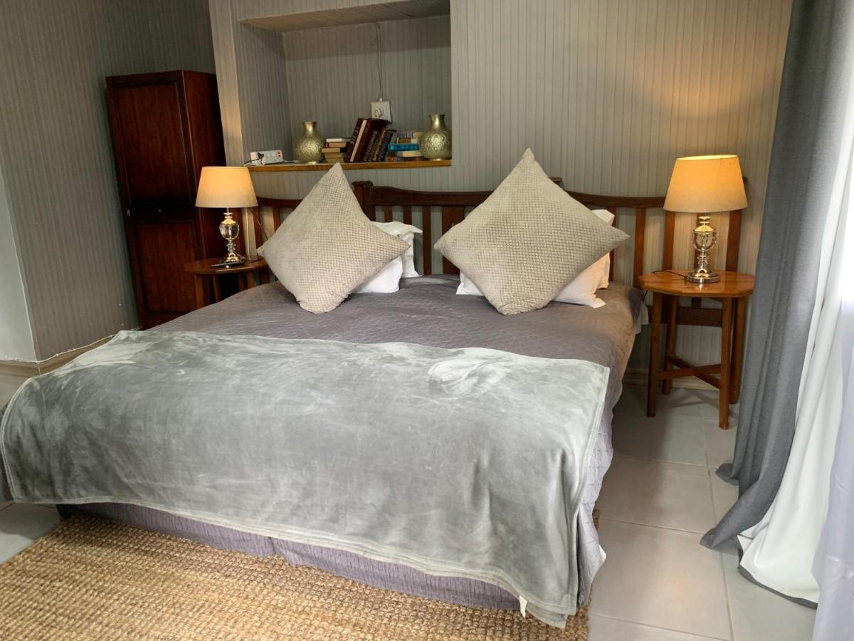 Rabbit Hole Hotel 3*