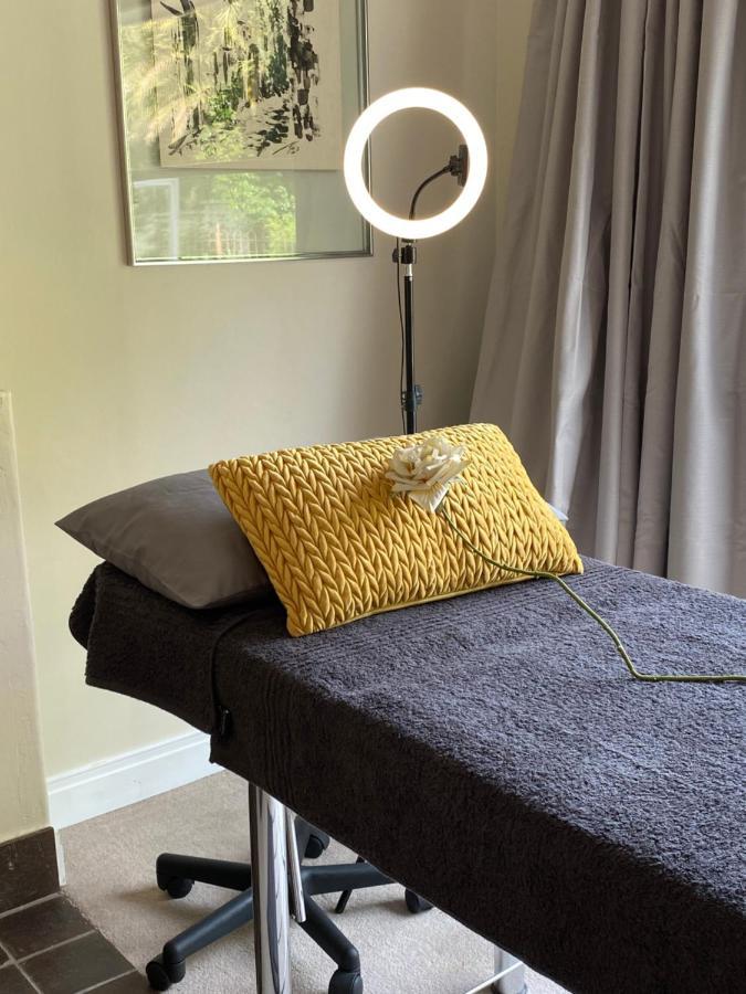 Apartment Vair's Place In Sandton Paulshof - Apartment, Lux Suites & *