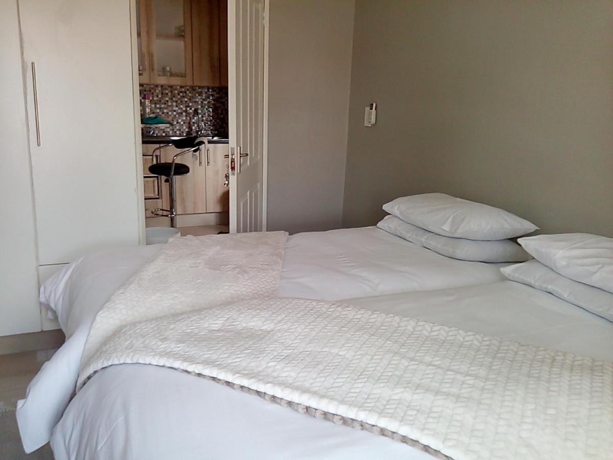 Tlelakufuma Guest house *