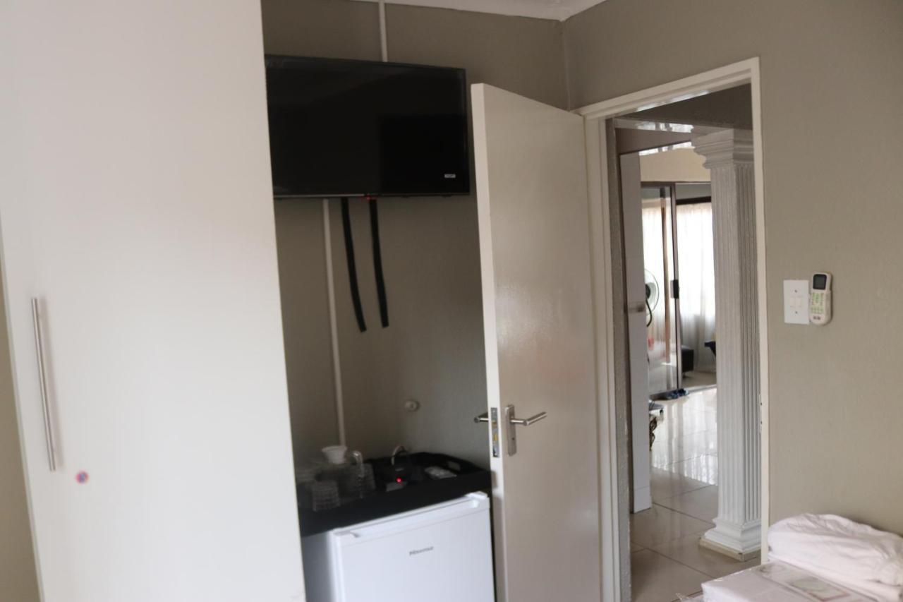 Tlelakufuma Johannesburg
