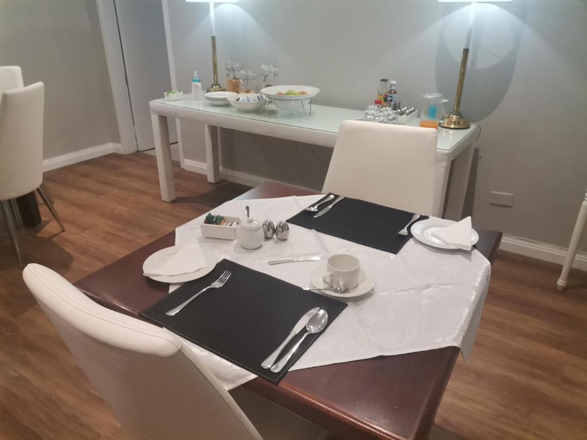 Rosebank By Claires 2* Johannesburg