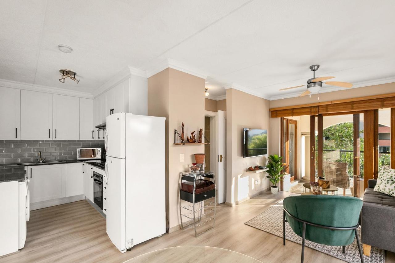13 Monte Sereno Apartment