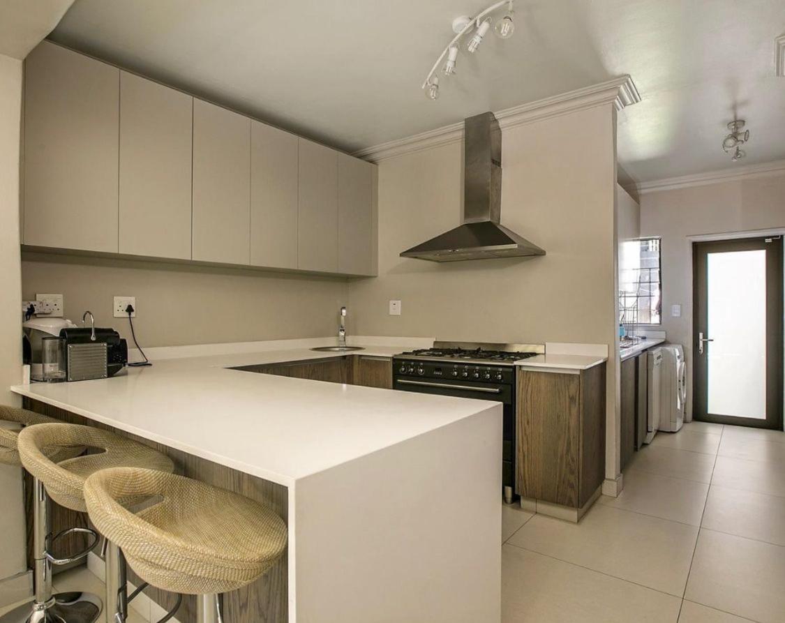 Apartment 13 Sandown Valley, Sandton Johannesburg