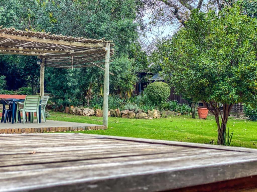 Mzanzi Rock Guest house *