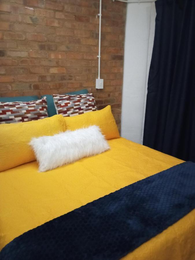 Royal Stina Hotel-style With Swimming Pool Johannesburg