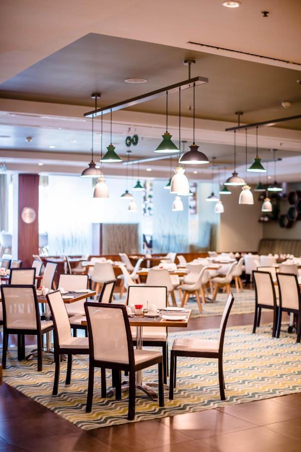 Southern Sun Rosebank, Hotel
