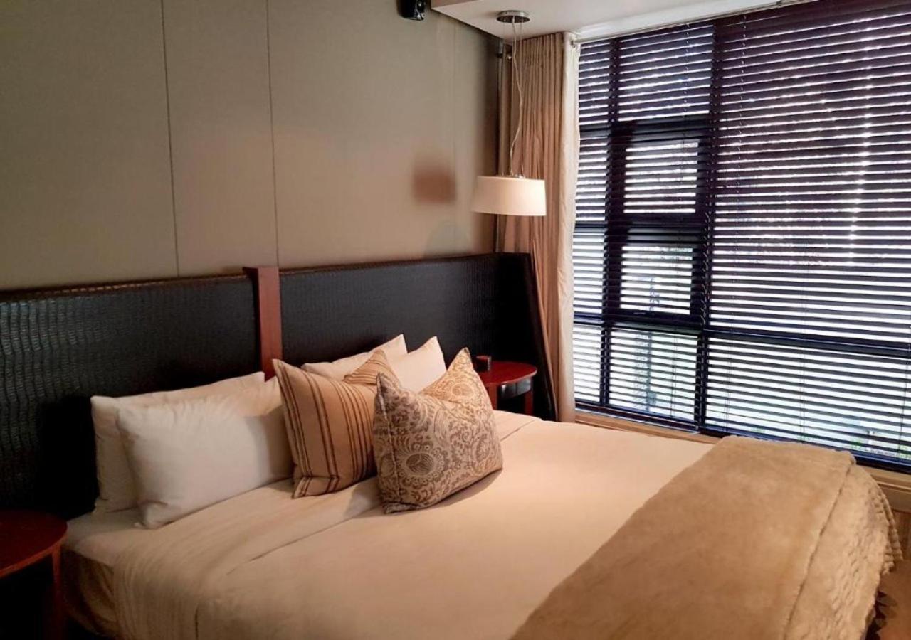 Zuri Residences At Degrees *