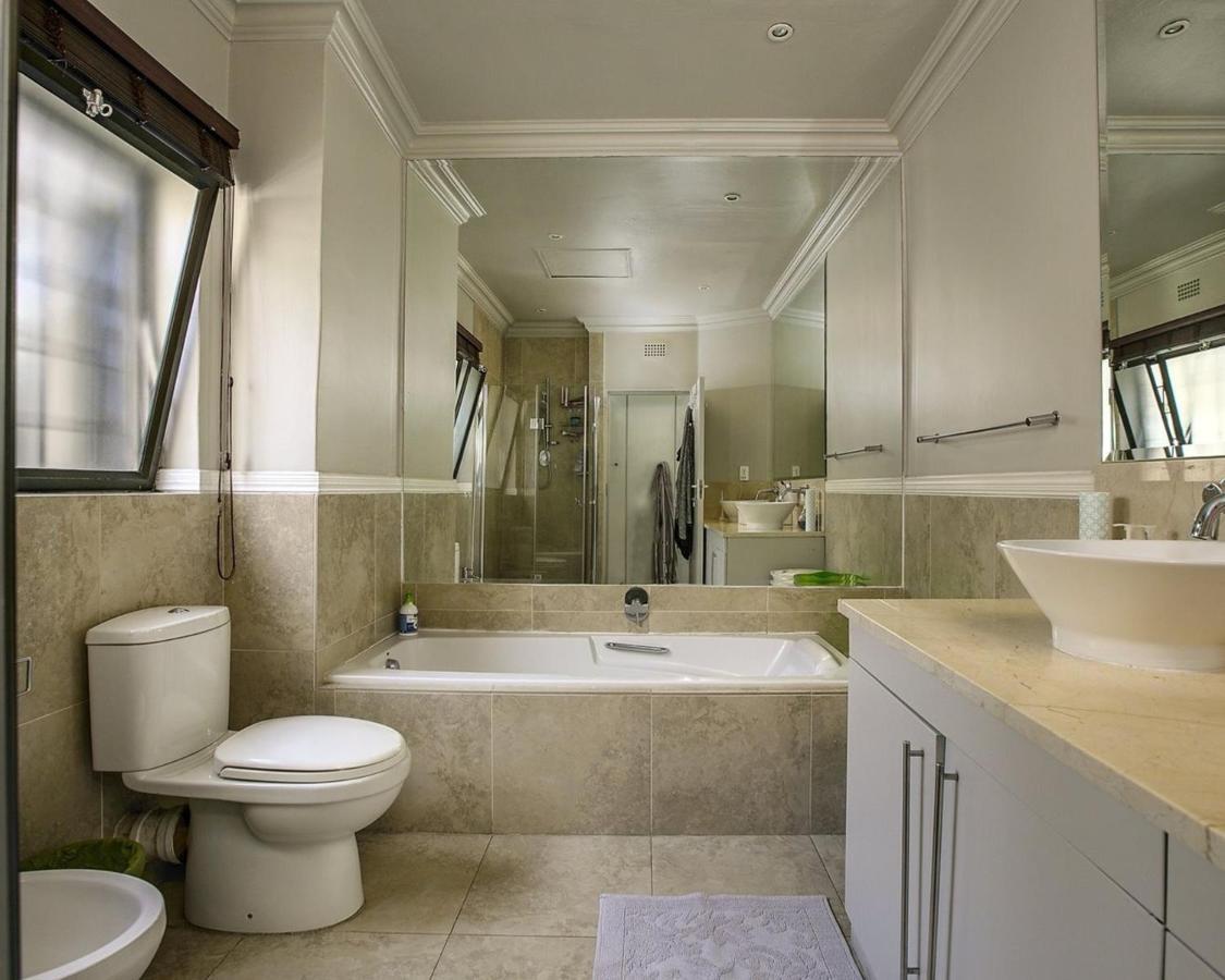 13 Sandown Valley, Sandton Apartment *