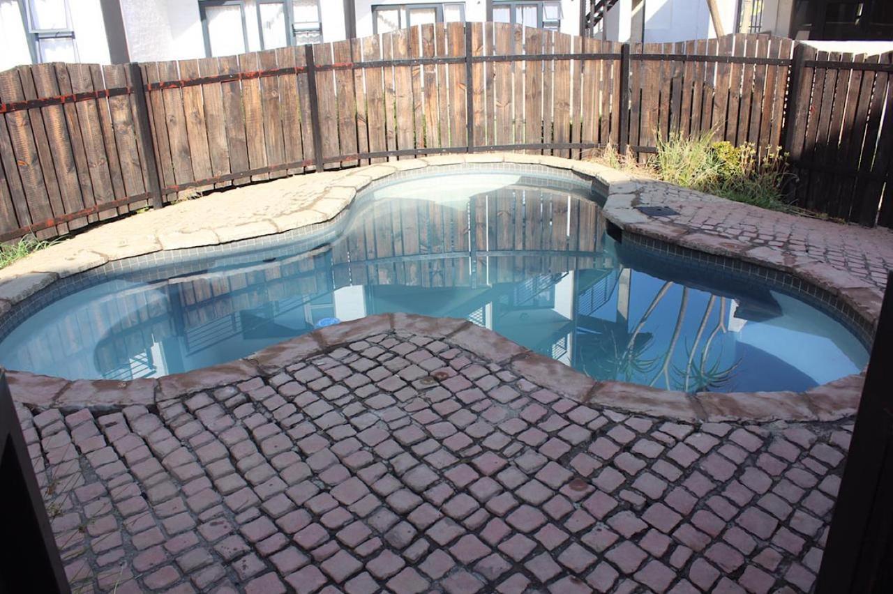 Cozy In The Center Of Maboneng With Free Wifi Apartamento Joanesburgo